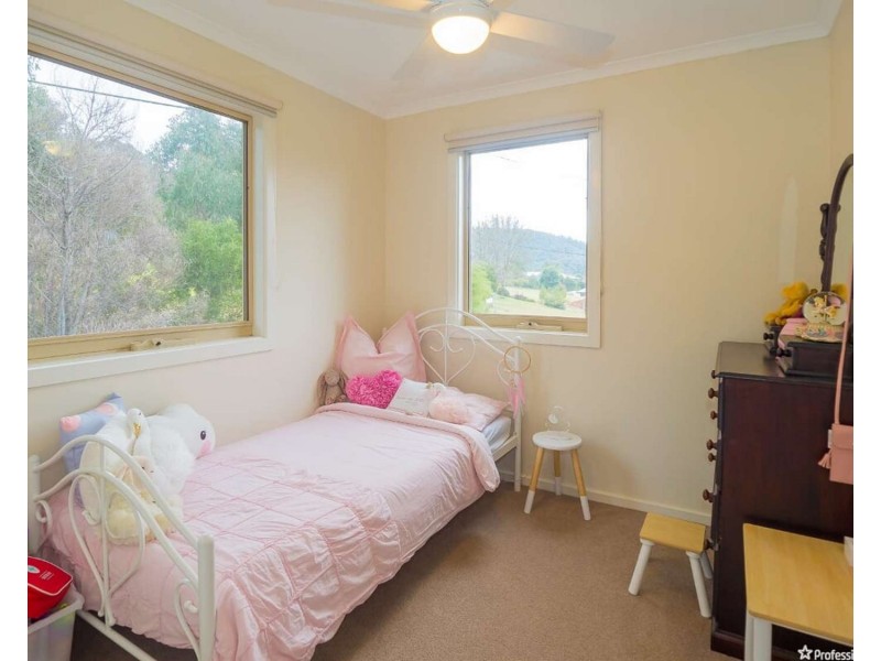 10  Kings Road, Marysville VIC 3779