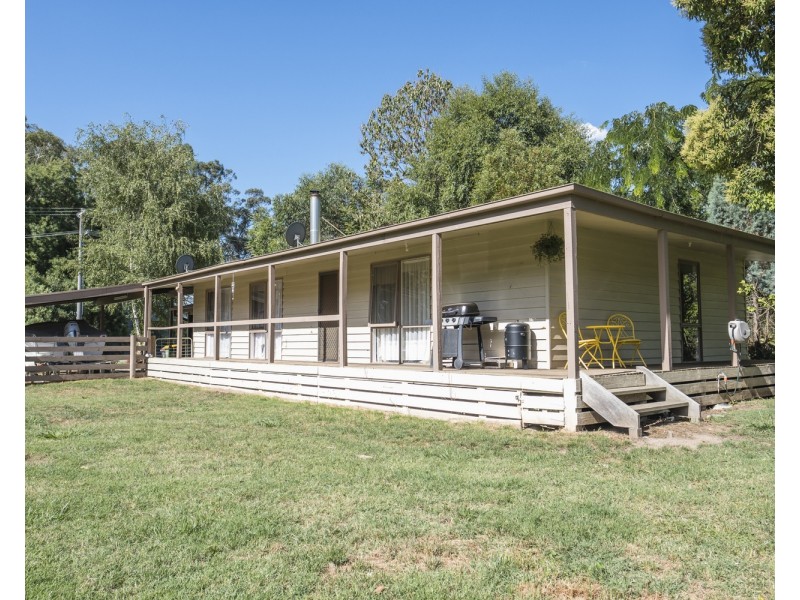 9A & 9B Aroona Drive, Buxton VIC 3711