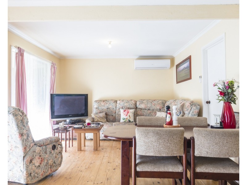 9A & 9B Aroona Drive, Buxton VIC 3711