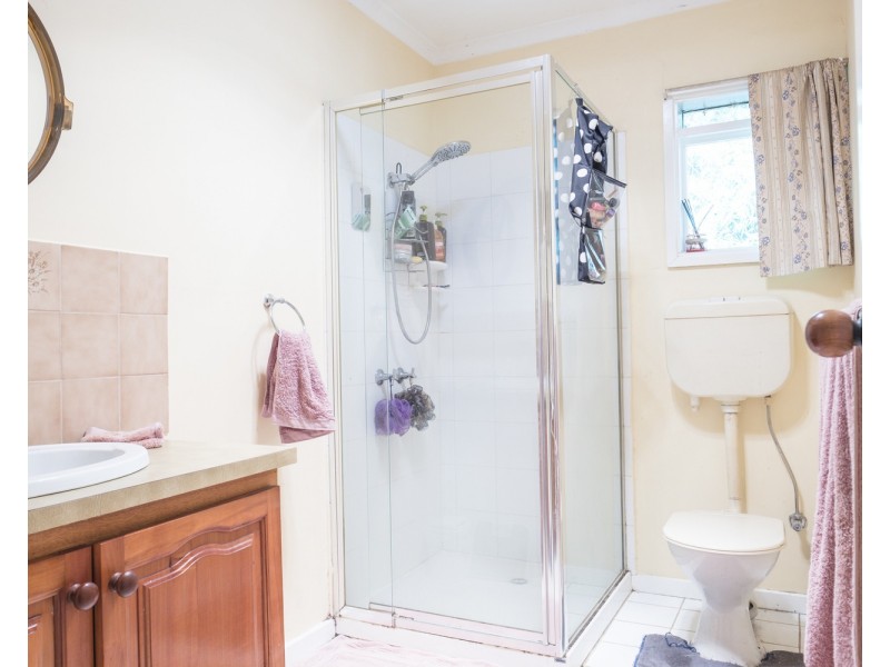 9A & 9B Aroona Drive, Buxton VIC 3711