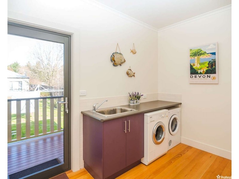 1  Church Lane, Buxton VIC 3711