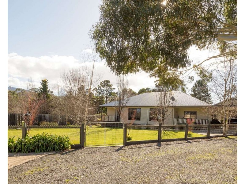 1  Church Lane, Buxton VIC 3711