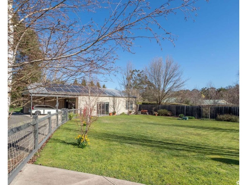 1  Church Lane, Buxton VIC 3711