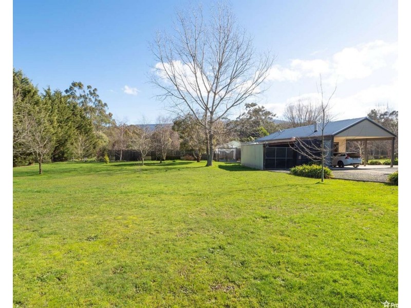 1  Church Lane, Buxton VIC 3711