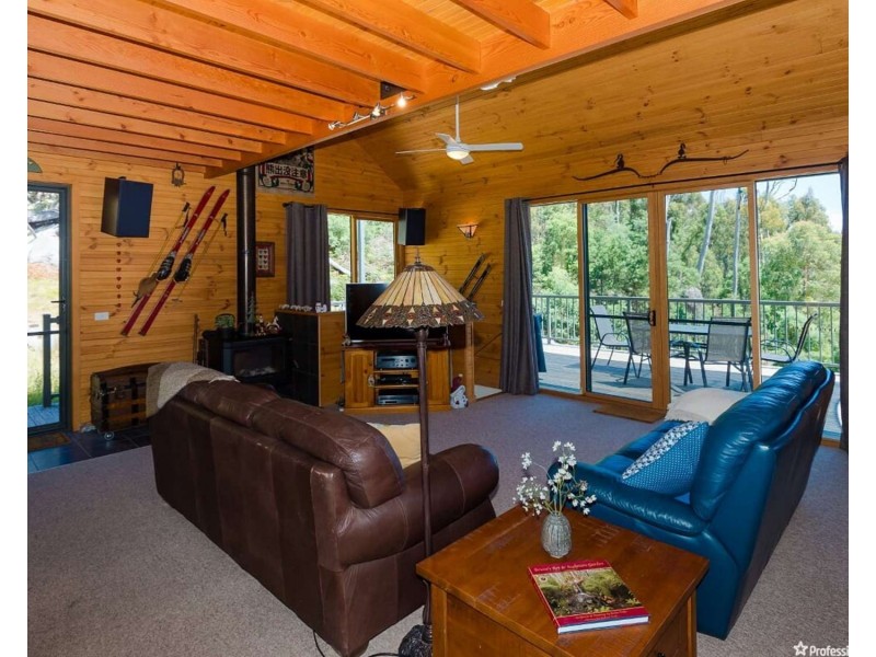 596 South Cathedral Lane, Buxton VIC 3711