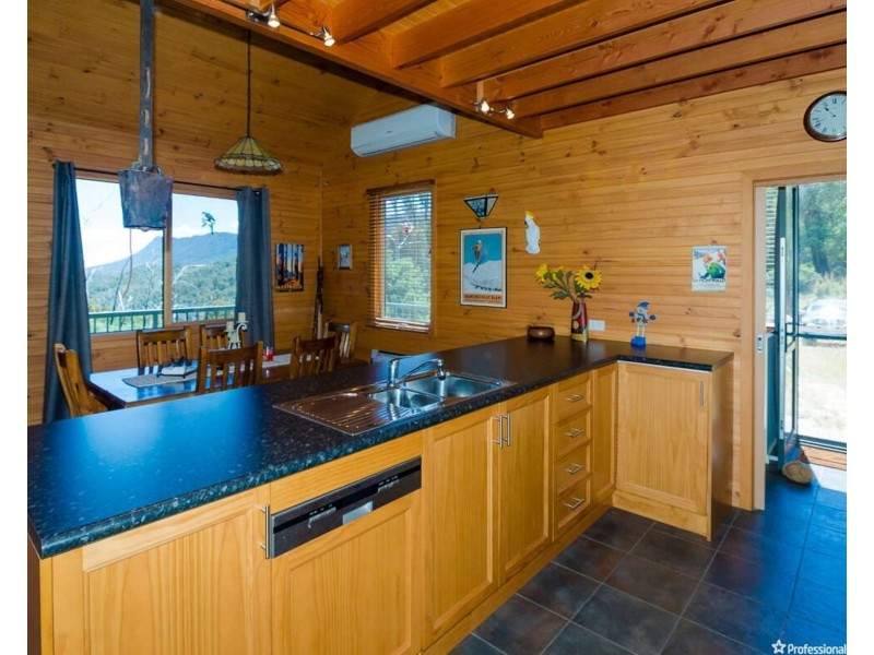 596 South Cathedral Lane, Buxton VIC 3711