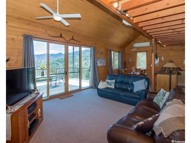 596 South Cathedral Lane, Buxton VIC 3711