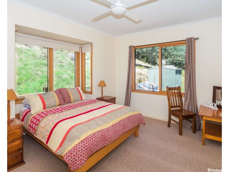 596 South Cathedral Lane, Buxton VIC 3711