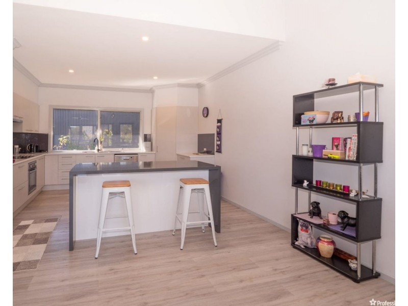 17 HILL Avenue, Marysville VIC 3779