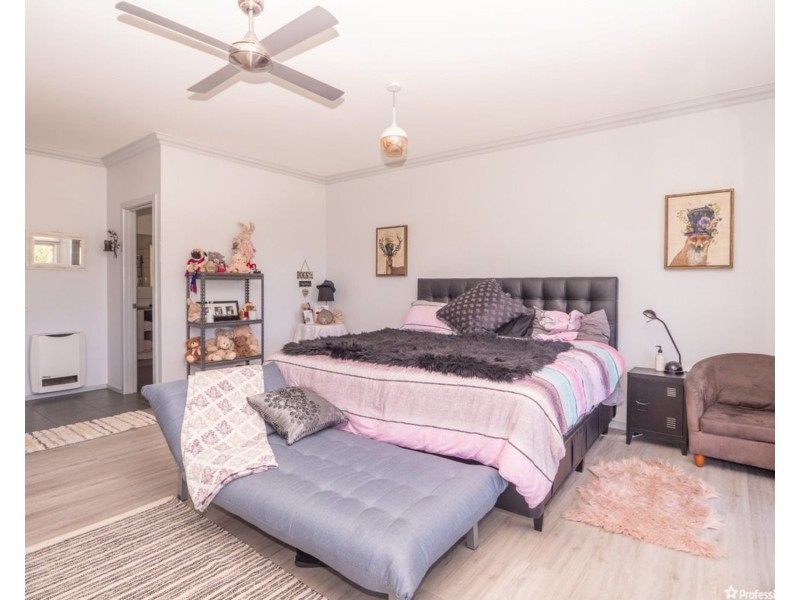 17 HILL Avenue, Marysville VIC 3779