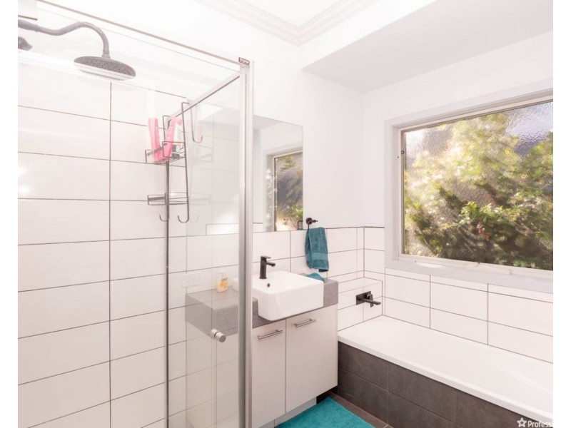 17 HILL Avenue, Marysville VIC 3779