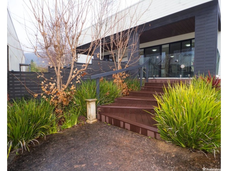 2/38 Falls Road, Marysville VIC 3779