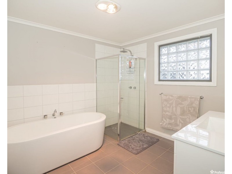 33 Mareeba Avenue, Buxton VIC 3711