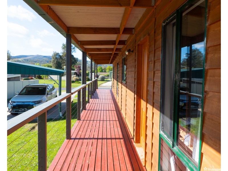 13 savage Court, Eildon VIC 3713