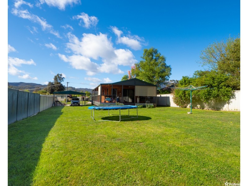 13 savage Court, Eildon VIC 3713