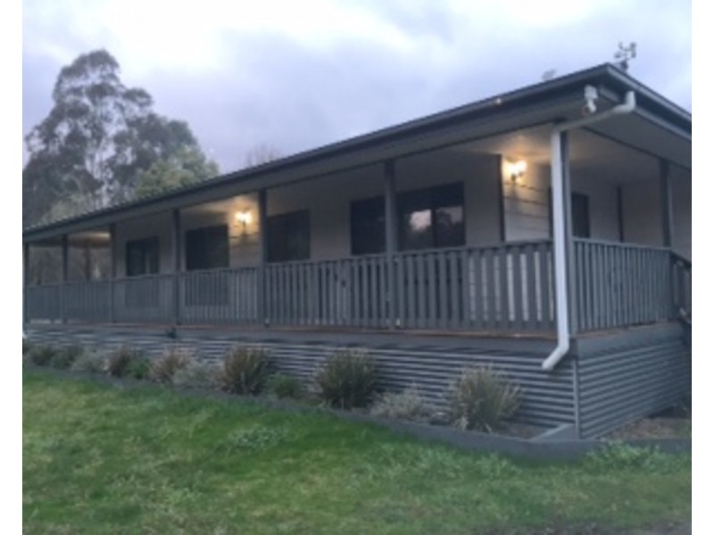 33 Mareeba Avenue, Buxton VIC 3711