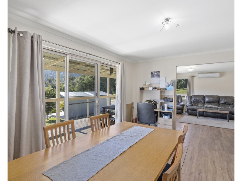 12 Hill Avenue, Marysville VIC 3779