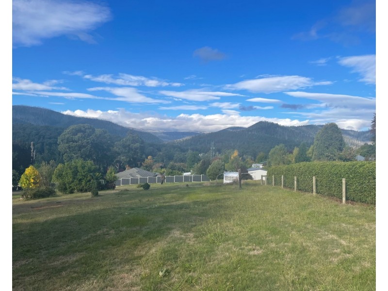 69 Murchison Street, Marysville VIC 3779