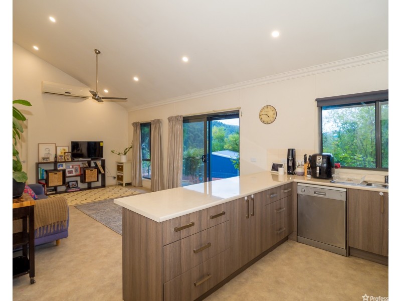 3 Racecourse Road, Marysville VIC 3779