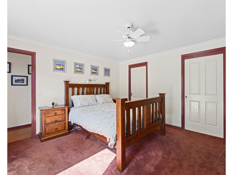 13 Gwinganna Place, Buxton VIC 3711