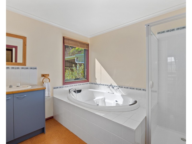 13 Gwinganna Place, Buxton VIC 3711