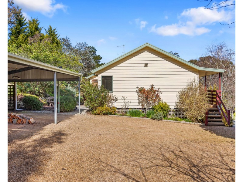 13 Gwinganna Place, Buxton VIC 3711