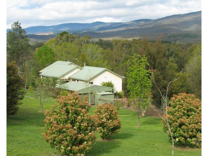 13 Gwinganna Place, Buxton VIC 3711