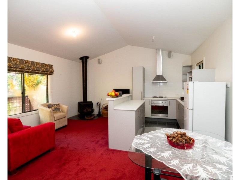2/18 Woods Point Road, Marysville VIC 3779