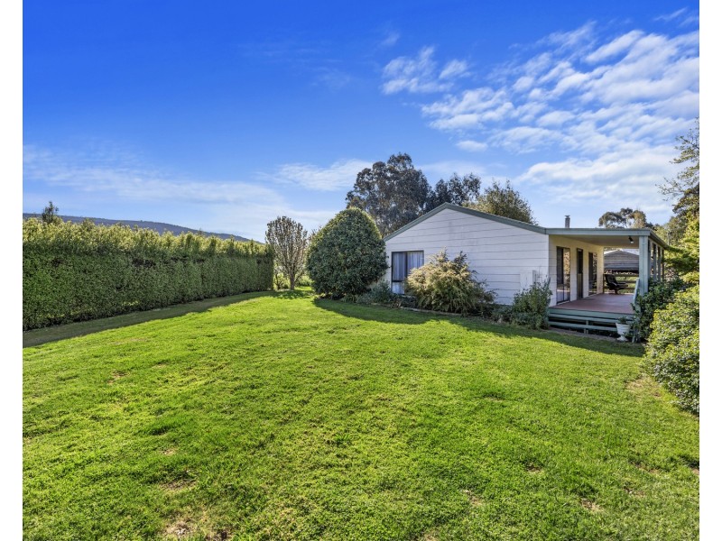 9 Mareeba Avenue, Buxton VIC 3711