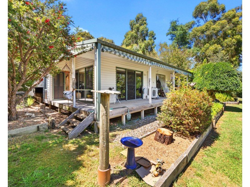 12 Gwinganna Place, Buxton VIC 3711