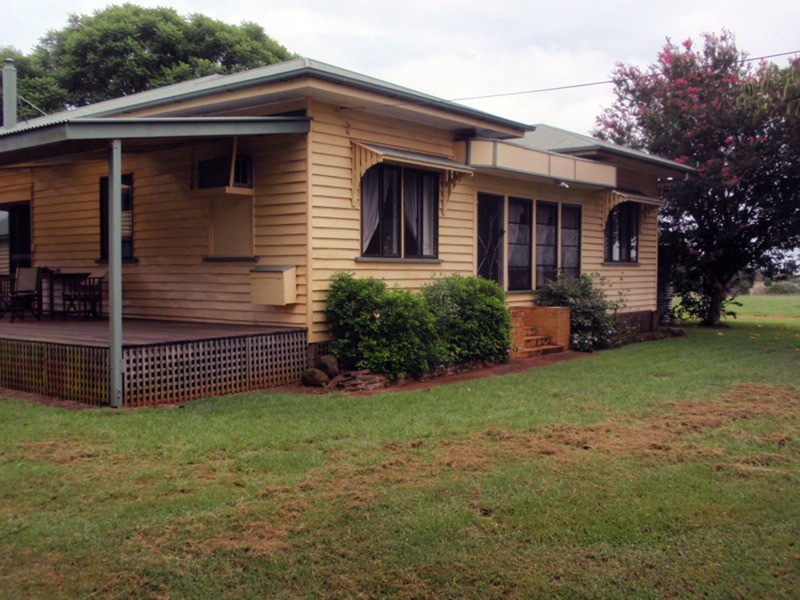 Wattle Grove QLD 4610