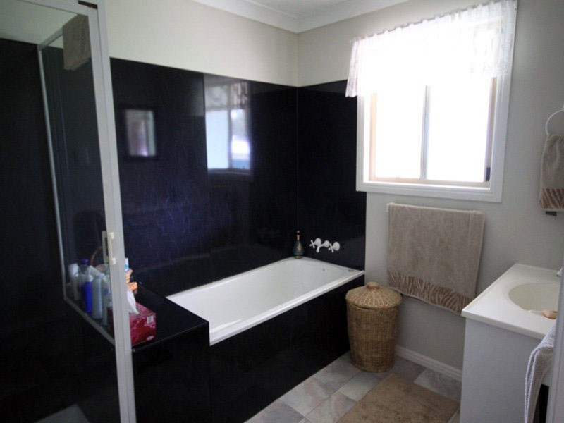 87 Thompsons Road, Nanango QLD 4615