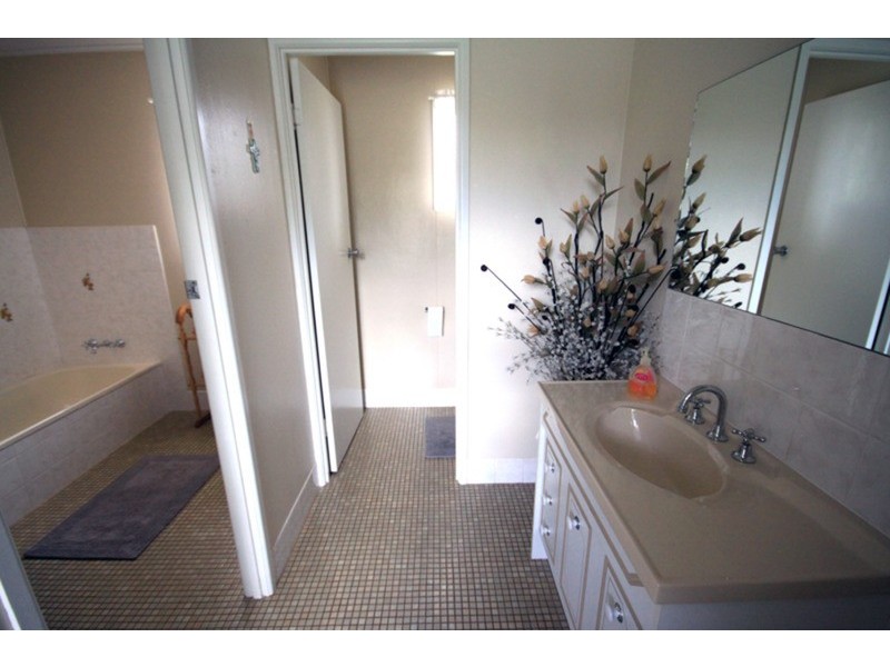 2 McLaughlin Street, Kingaroy QLD 4610