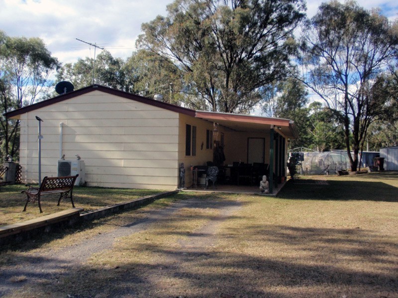 Brooklands QLD 4615