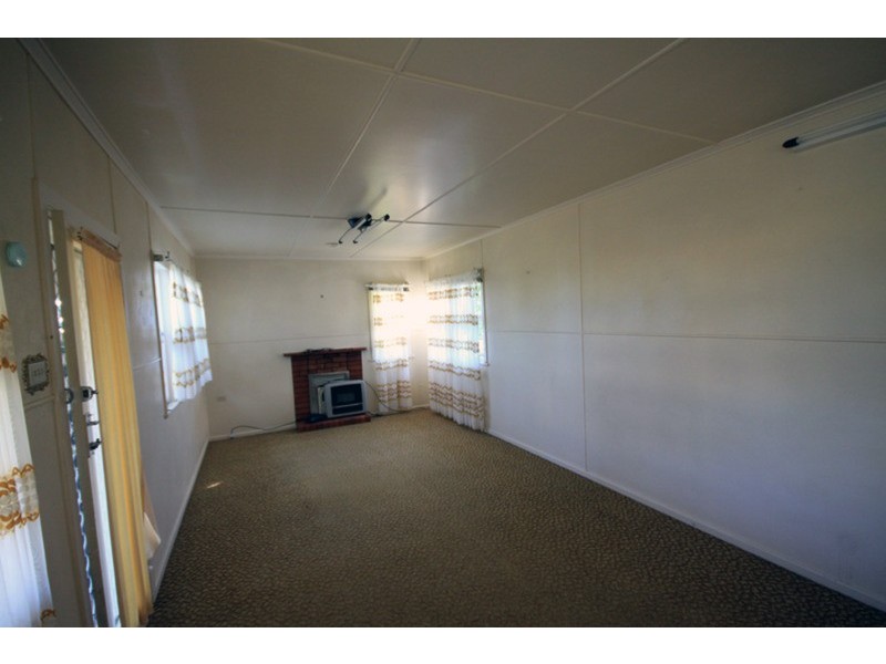 25 Moonya Street, Kingaroy QLD 4610