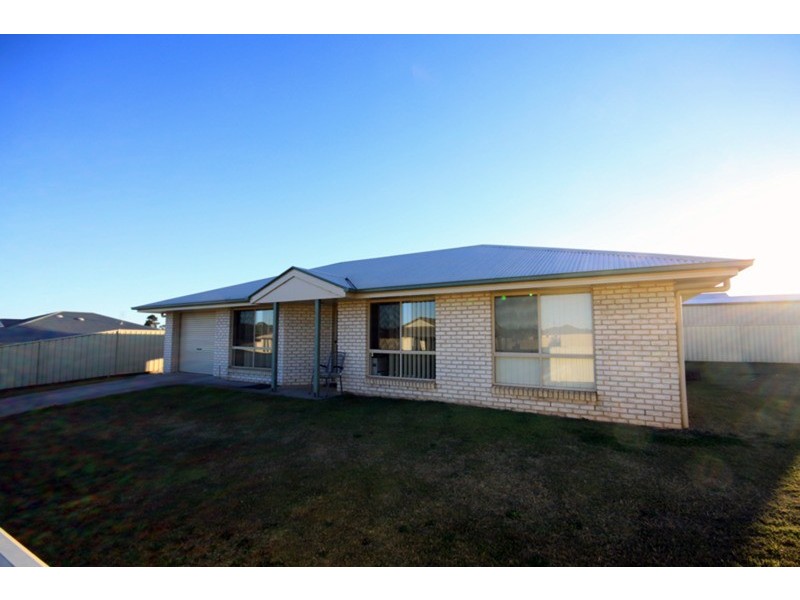 69 Ivy Street, Kingaroy QLD 4610