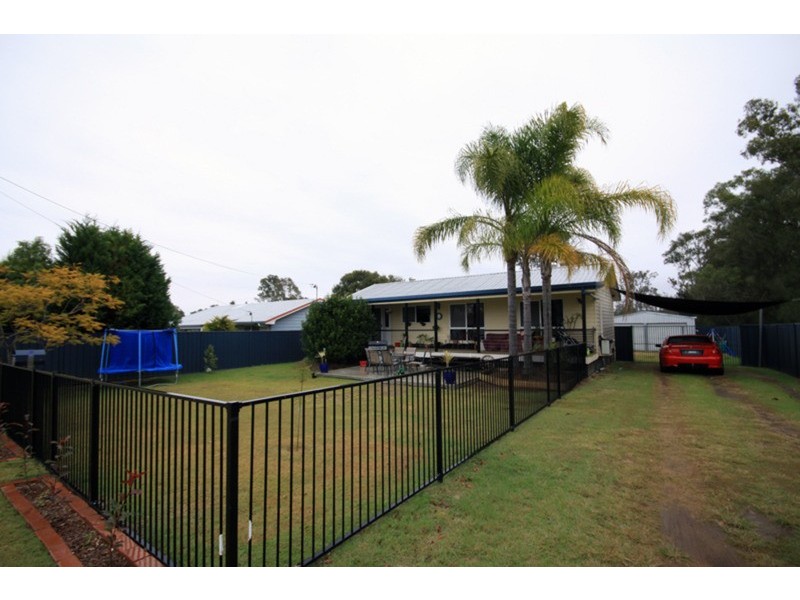 35 Cairns Street, Nanango QLD 4615