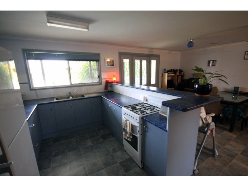 35 Cairns Street, Nanango QLD 4615