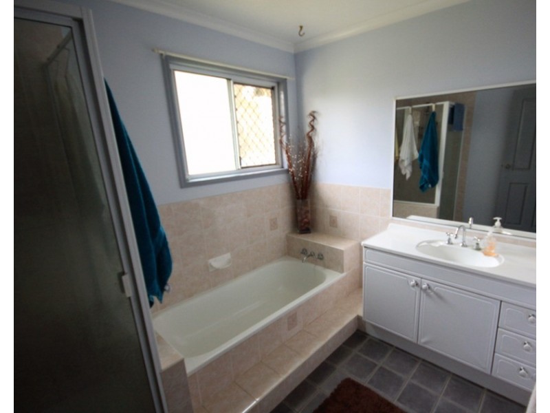 35 Cairns Street, Nanango QLD 4615