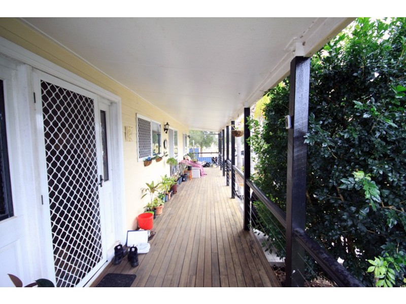 35 Cairns Street, Nanango QLD 4615