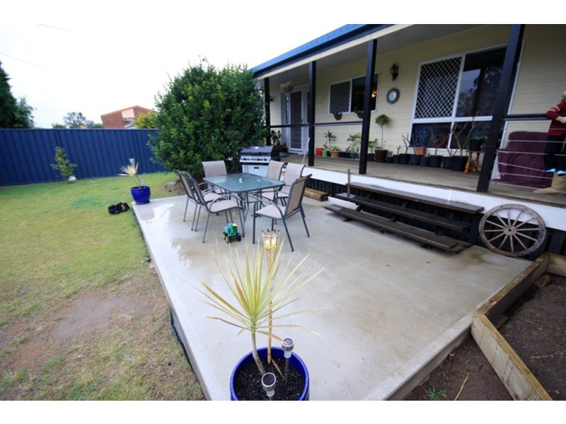 35 Cairns Street, Nanango QLD 4615