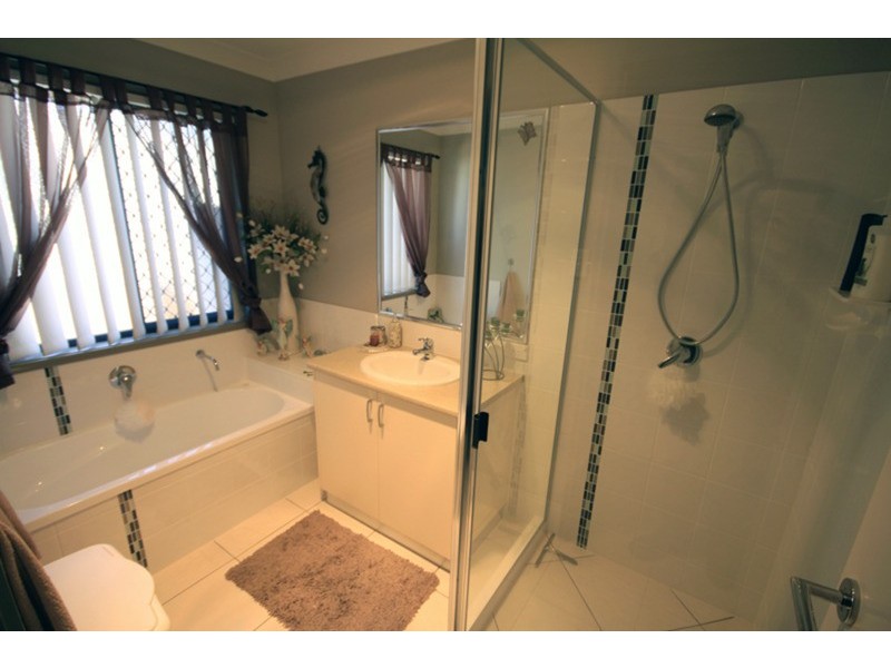 7 Allan Place, Kingaroy QLD 4610