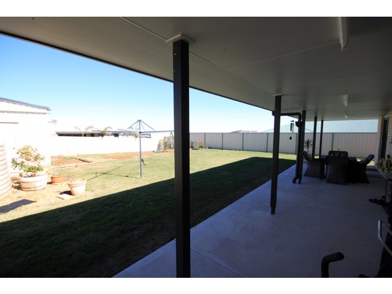 7 Allan Place, Kingaroy QLD 4610
