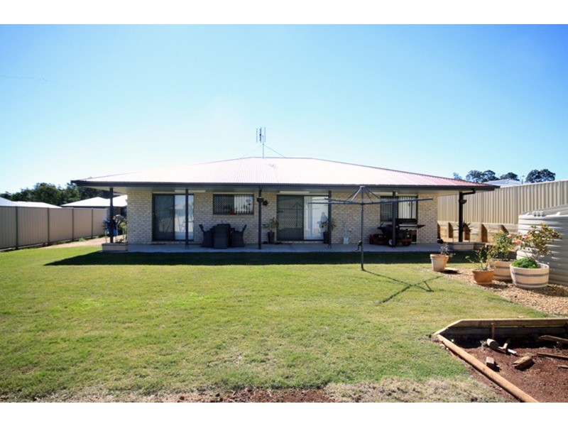 7 Allan Place, Kingaroy QLD 4610
