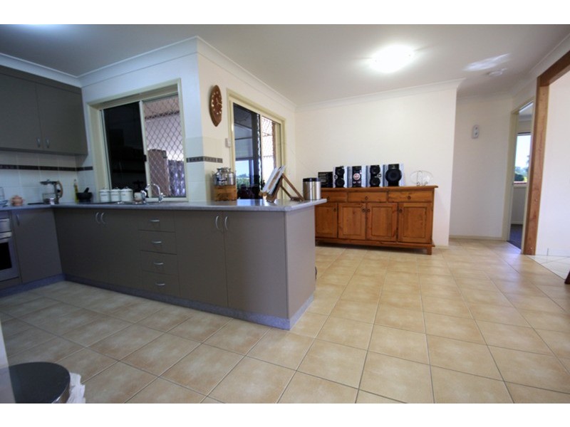 94 Windsor  Circle, Kingaroy QLD 4610