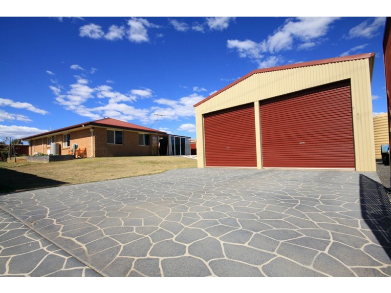 94 Windsor  Circle, Kingaroy QLD 4610
