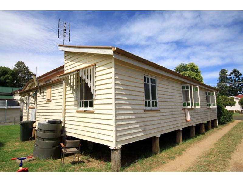 19 Burnett Street, Kingaroy QLD 4610