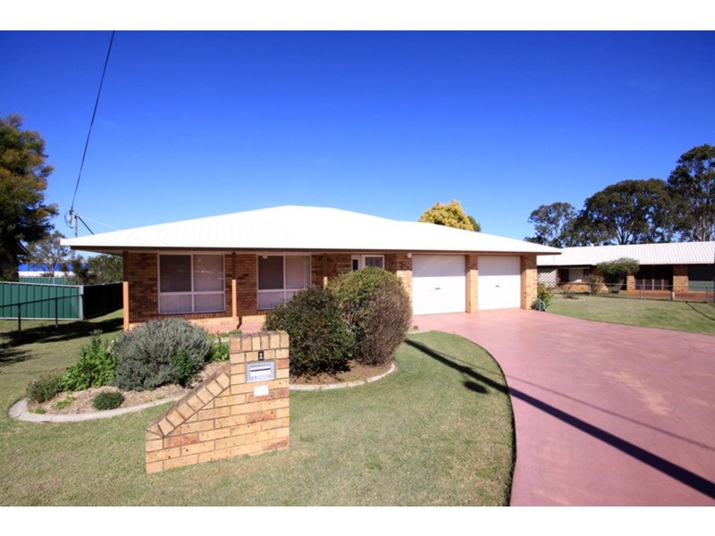 1 Nevin Court, Kingaroy QLD 4610