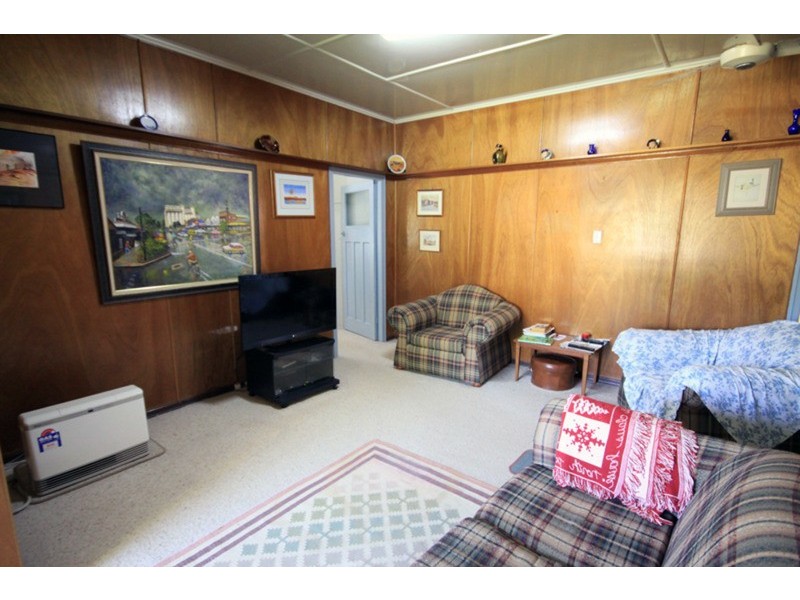 24 Knight Street, Kingaroy QLD 4610