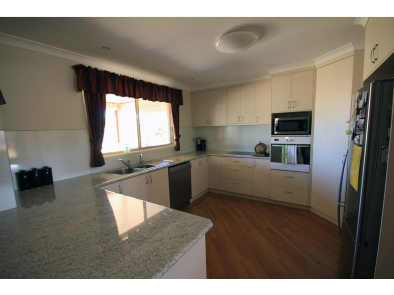 9 David Place, Kingaroy QLD 4610